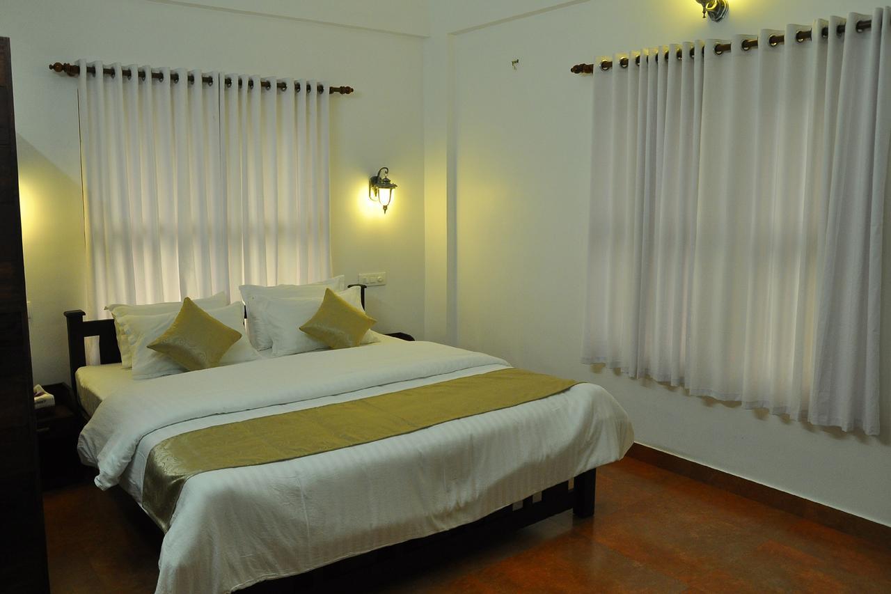 Palm Beach Villa Черай Бийч Екстериор снимка