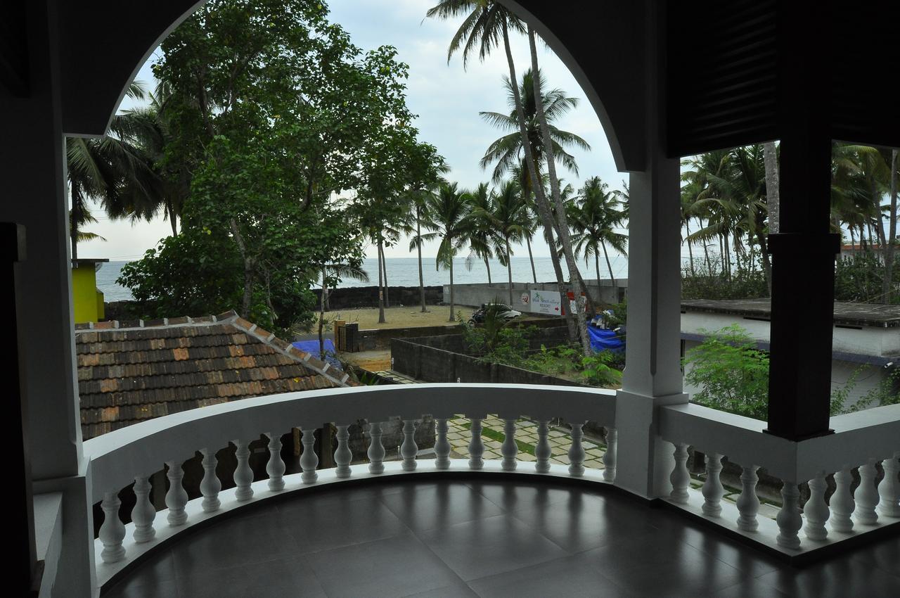 Palm Beach Villa Черай Бийч Екстериор снимка